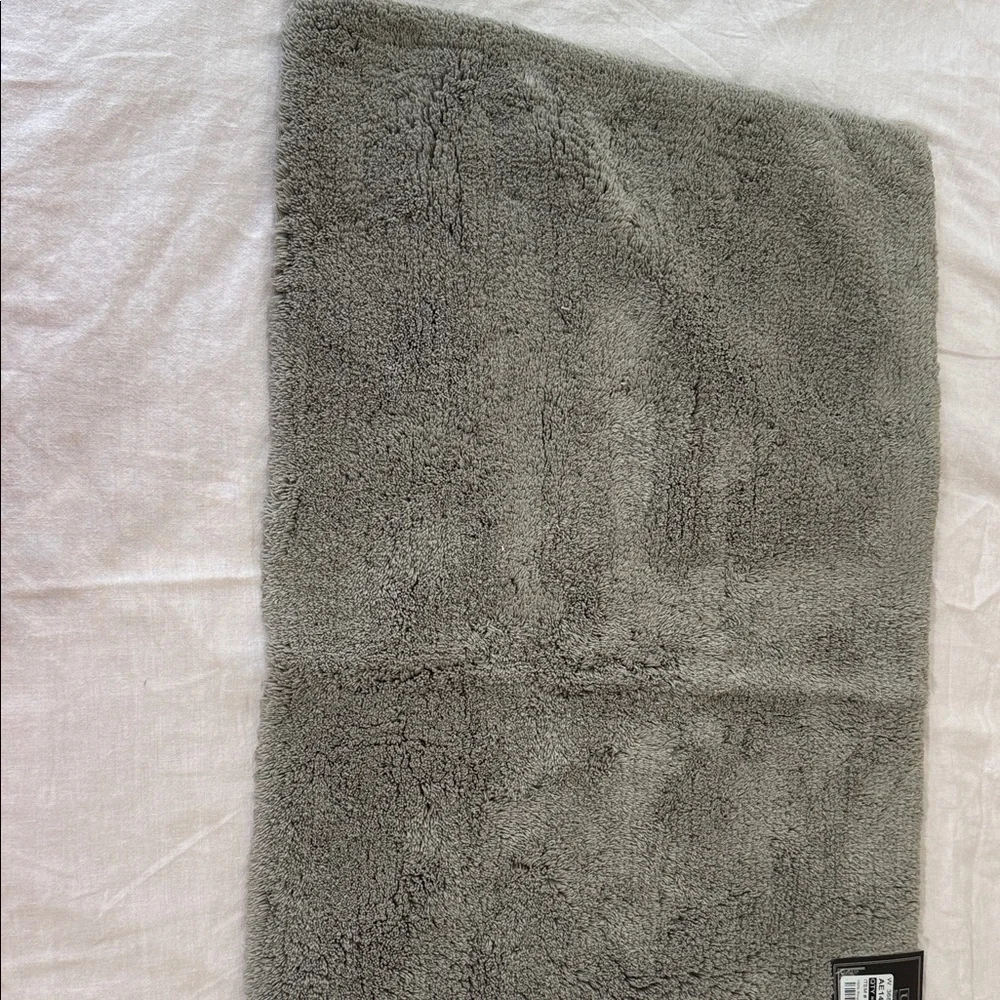 Uttermost Plush Gray Bath Mat